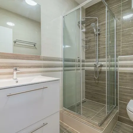 Ruzmarin - New Apartman Zára