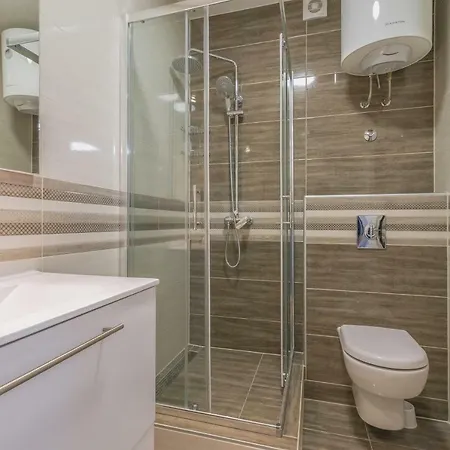 Ruzmarin - New Apartman Zára